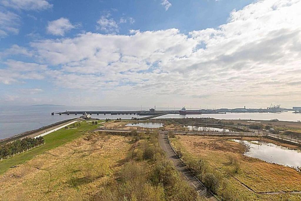 Modern 2 Bed Apartment With Stunning Seaside View Edimburgo Exterior foto