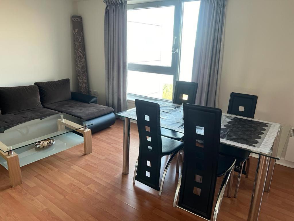 Modern 2 Bed Apartment With Stunning Seaside View Edimburgo Exterior foto